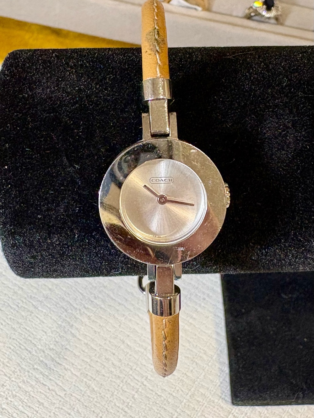 Coach Silver Tone Round Face Leather Strap Bracelet Watch - Picture 3 of 3